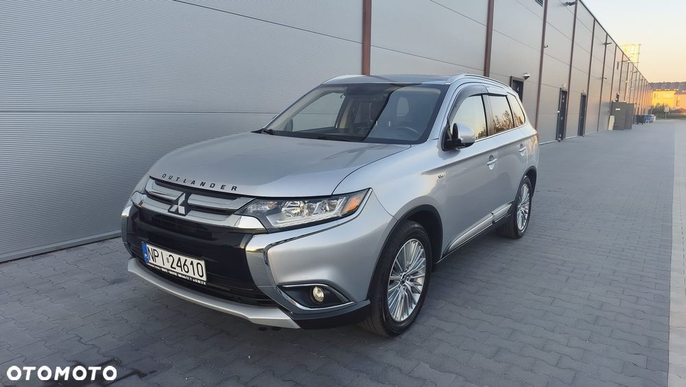 Mitsubishi Outlander - 1