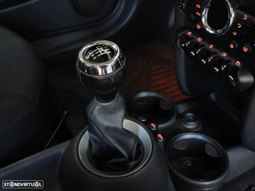 MINI 3 Portas One D - 29