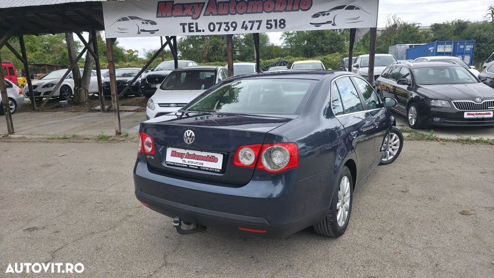 Volkswagen Jetta - 4