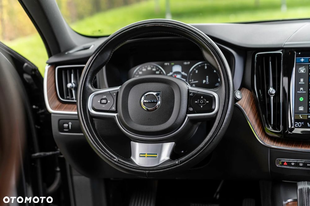 Volvo XC 60 B4 D Ultimate Dark - 22