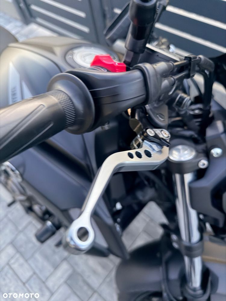 Yamaha MT - 5