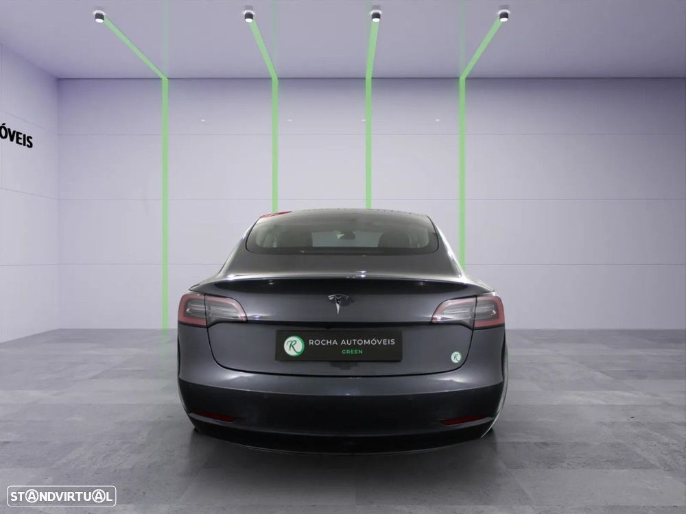 Tesla Model 3 - 5