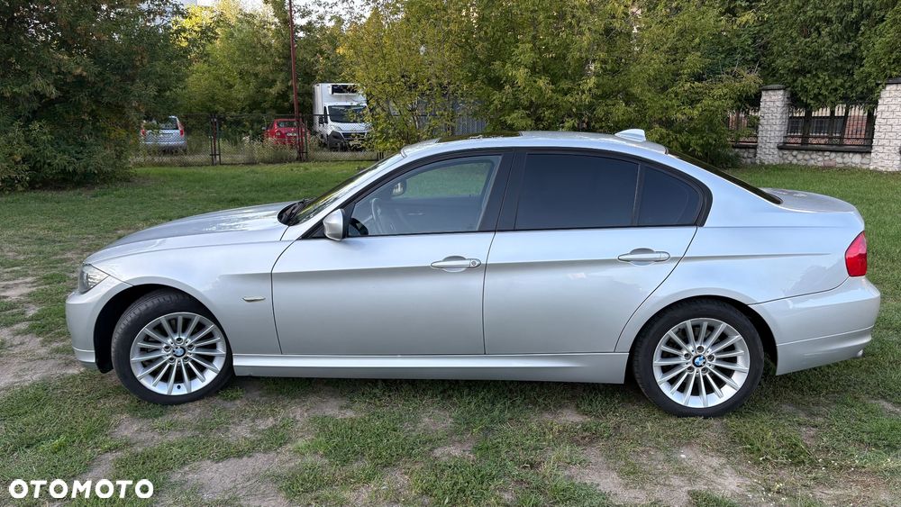 BMW Seria 3 320i - 28