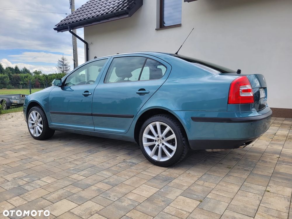 Skoda Octavia 1.6 Ambiente - 4