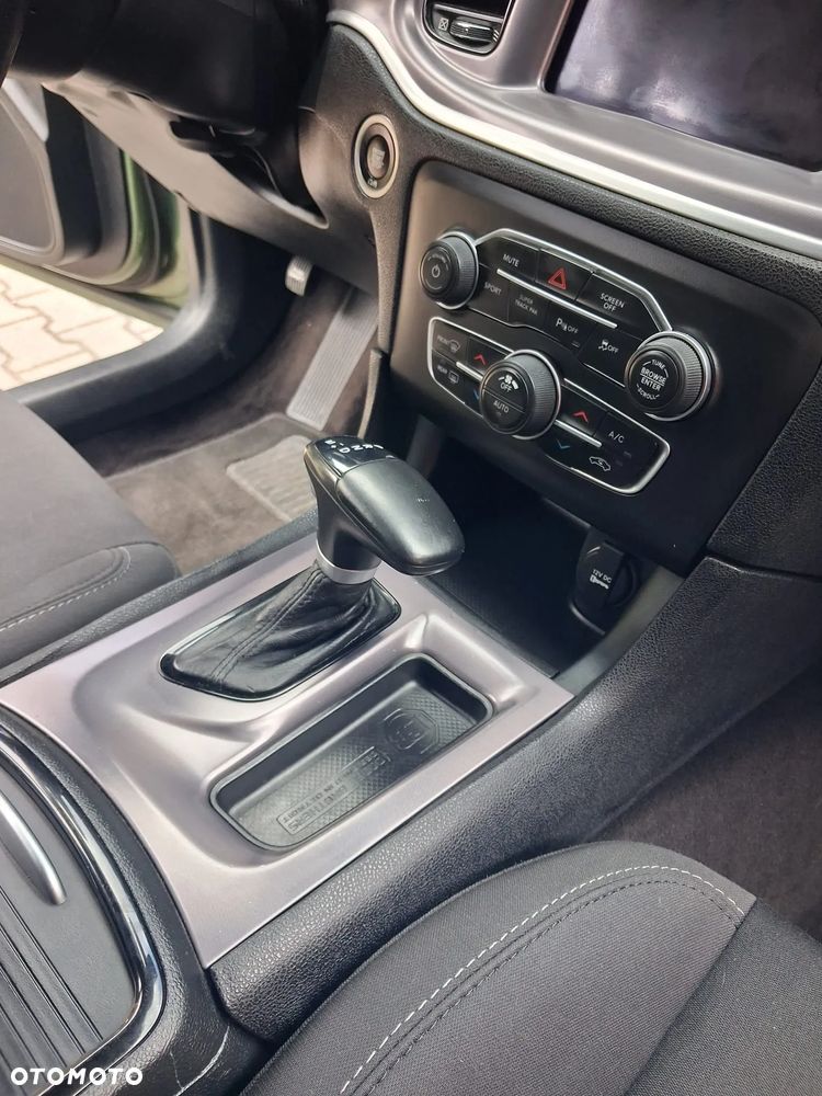 Dodge Charger 5.7 R/T - 25