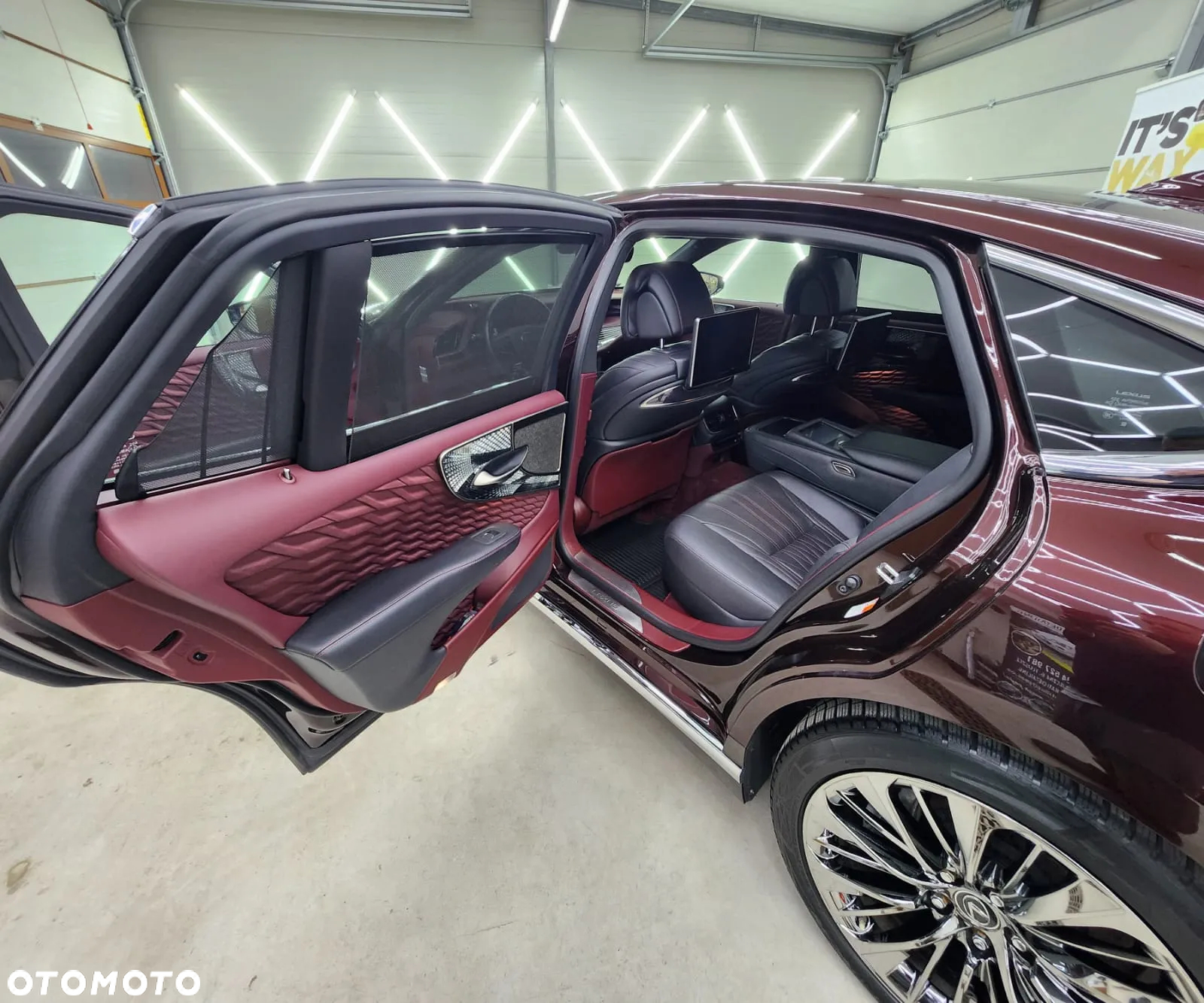 Lexus LS 500h Omotenashi AWD - 14