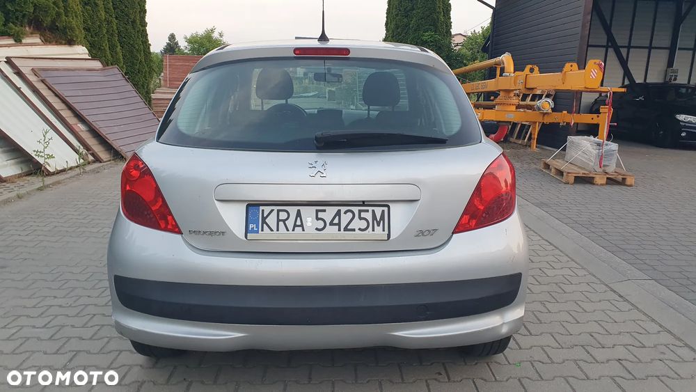 Peugeot 207 - 12