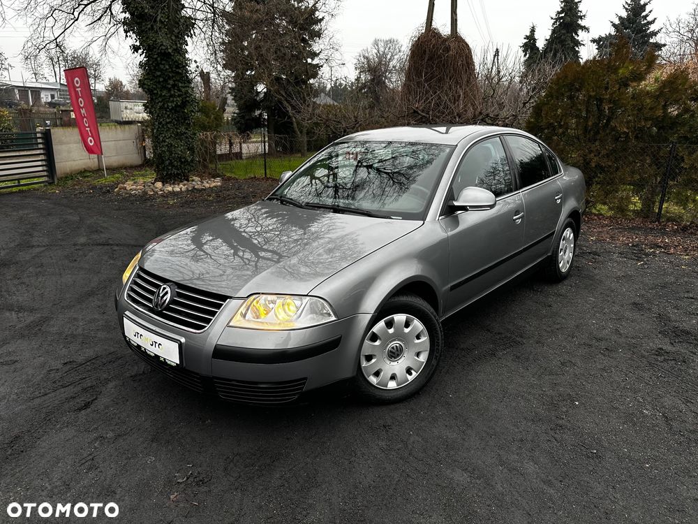 Volkswagen Passat - 1