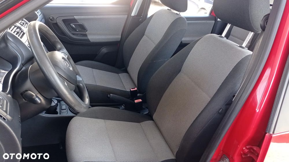 Skoda Roomster 1.2 Ambition PLUS EDITION - 32