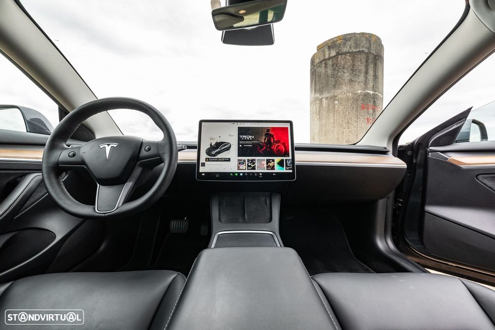 Tesla Model 3 Standard Range Plus RWD - 32