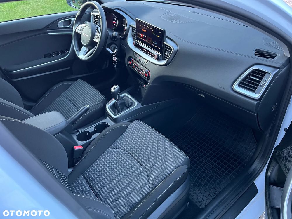 Kia Ceed 1.5 T-GDI M - 10