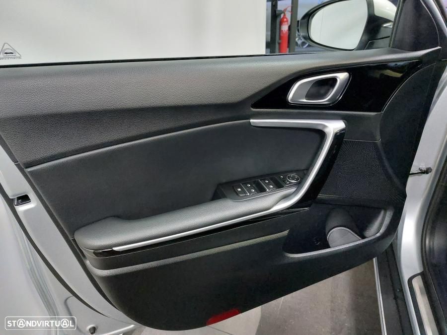 Kia XCeed 1.6 GDi PHEV First Edition - 13