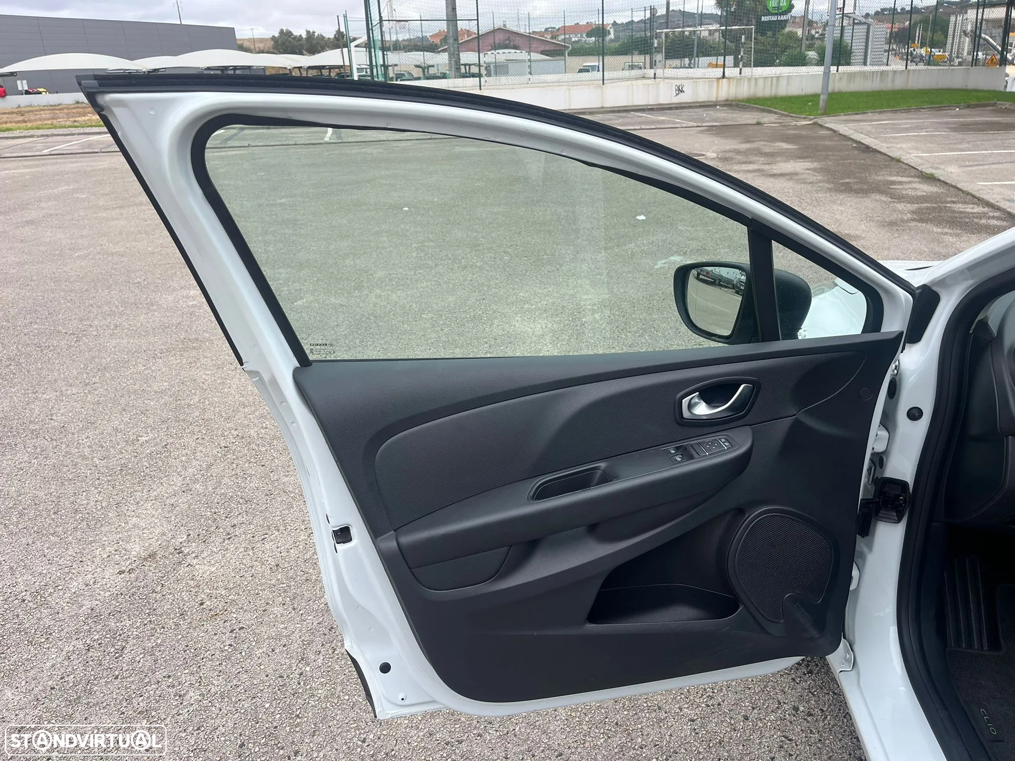 Renault CLIO 1.5 dCI 75cv - ZEN - AC - IVA DEDUTÍVEL - 17