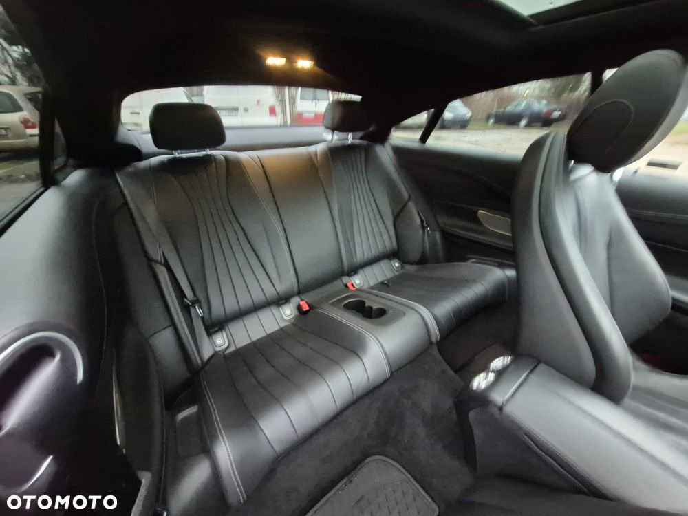 Mercedes-Benz Klasa E 300 Avantgarde - 31