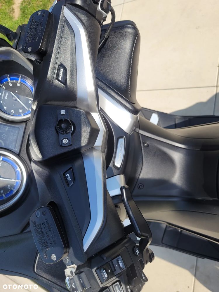 Yamaha Tmax - 31