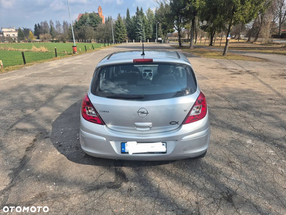 Opel Corsa 1.2 16V Edition - 11