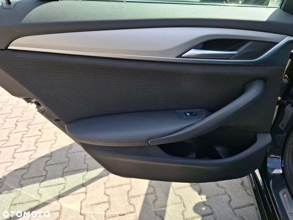 BMW Seria 5 518d - 14