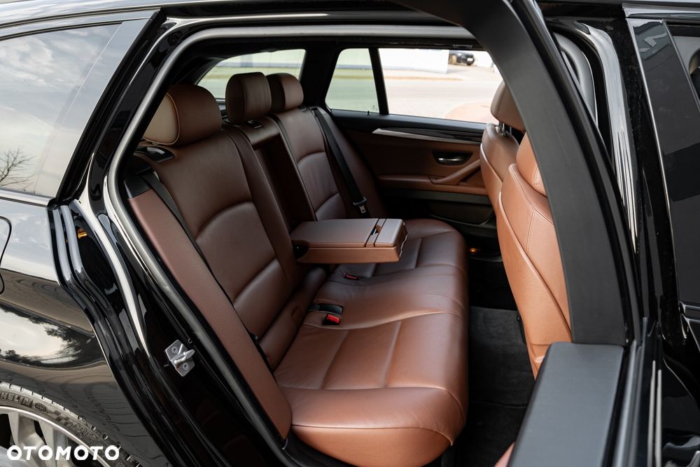 BMW Seria 5 M550d xDrive - 25