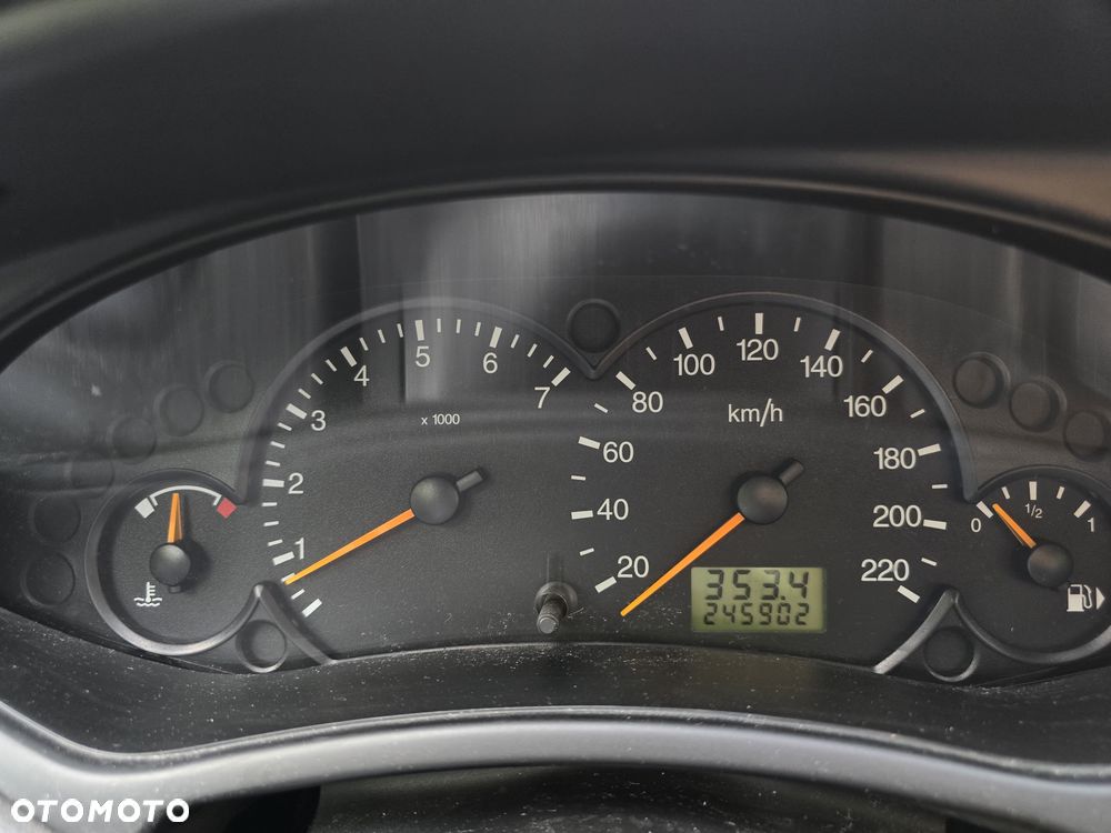 Ford Focus 1.6 Comfort - 16