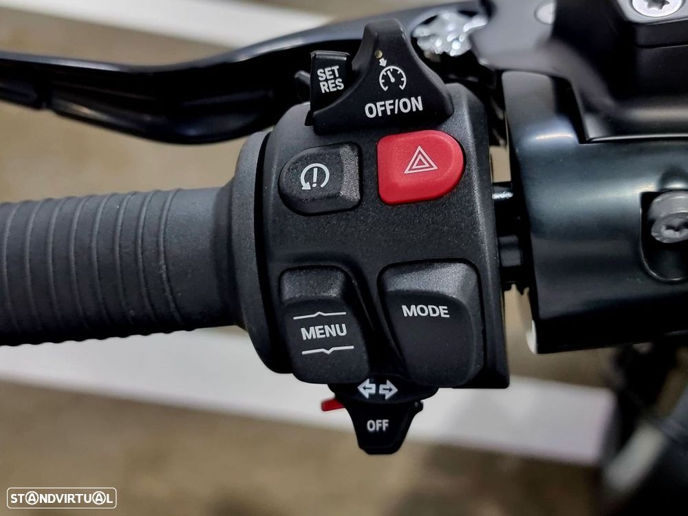 BMW R 18 18 Roctane - 10