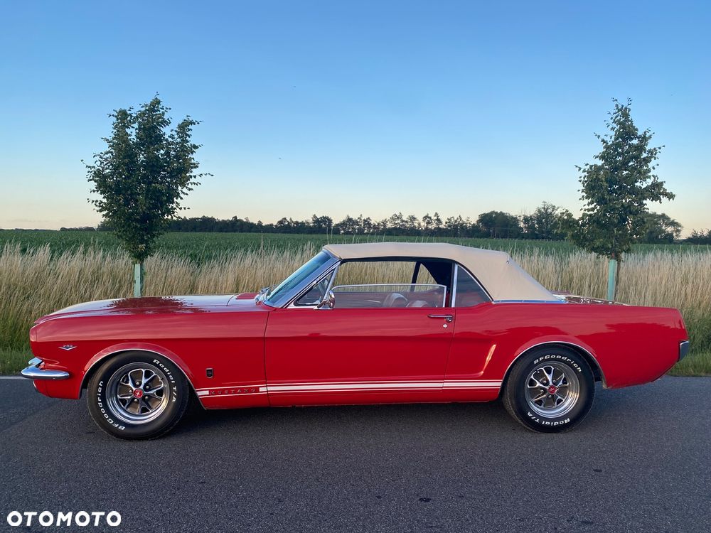 Ford Mustang - 2