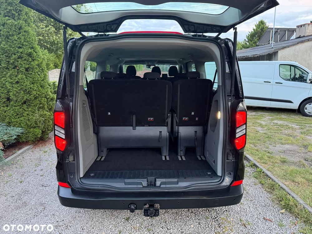 Ford Tourneo Custom - 30