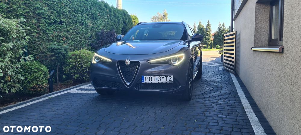 Alfa Romeo Stelvio 2.0 Turbo 16V AT8-Q4 Ti - 17