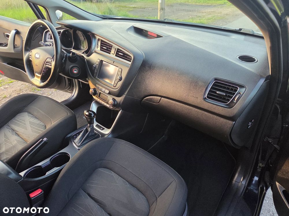 Kia Ceed 1.6 CRDi 136 DCT ISG Spirit - 13
