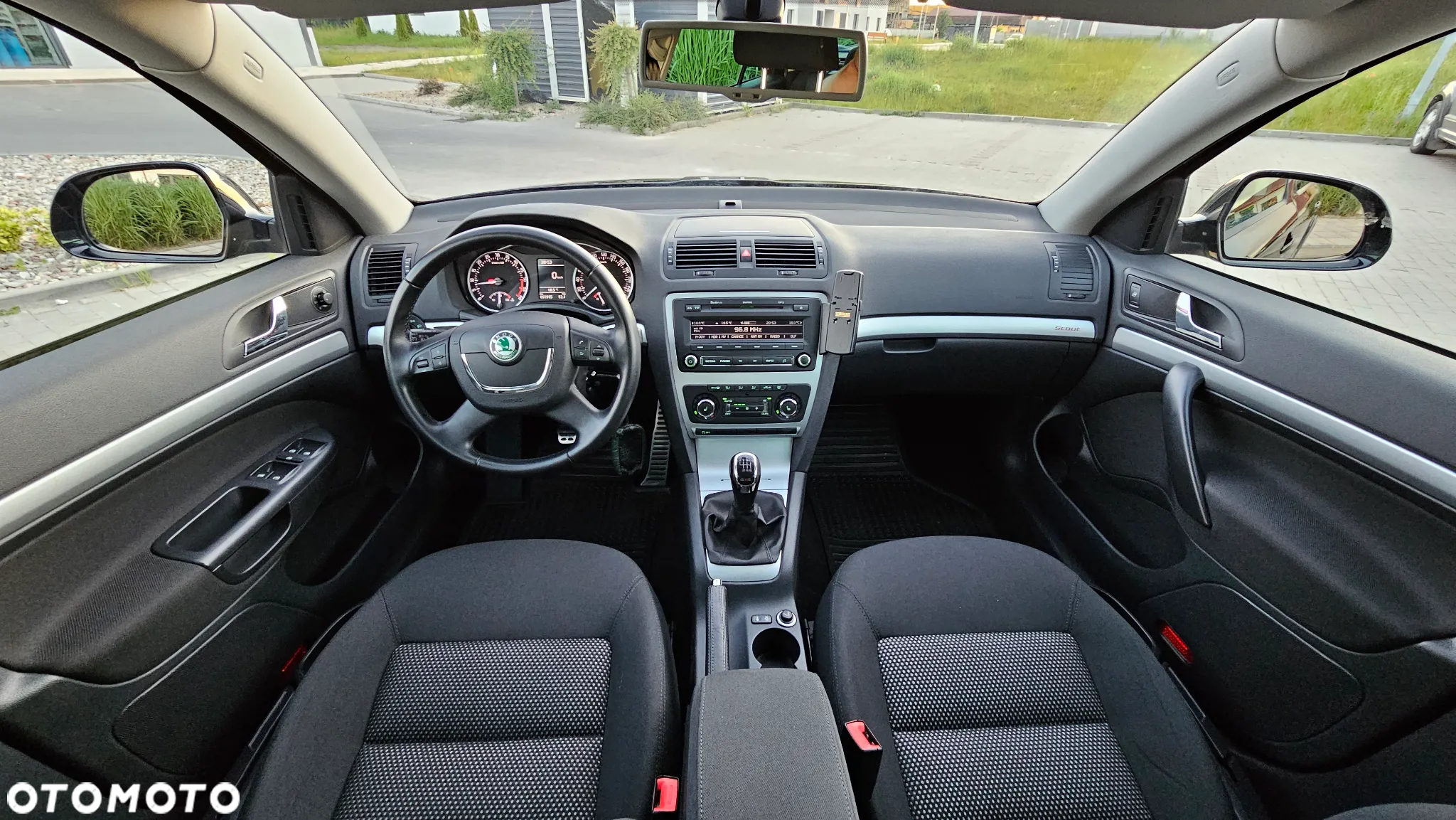 Skoda Octavia Combi 2.0 TDI DPF 4x4 Scout - 9