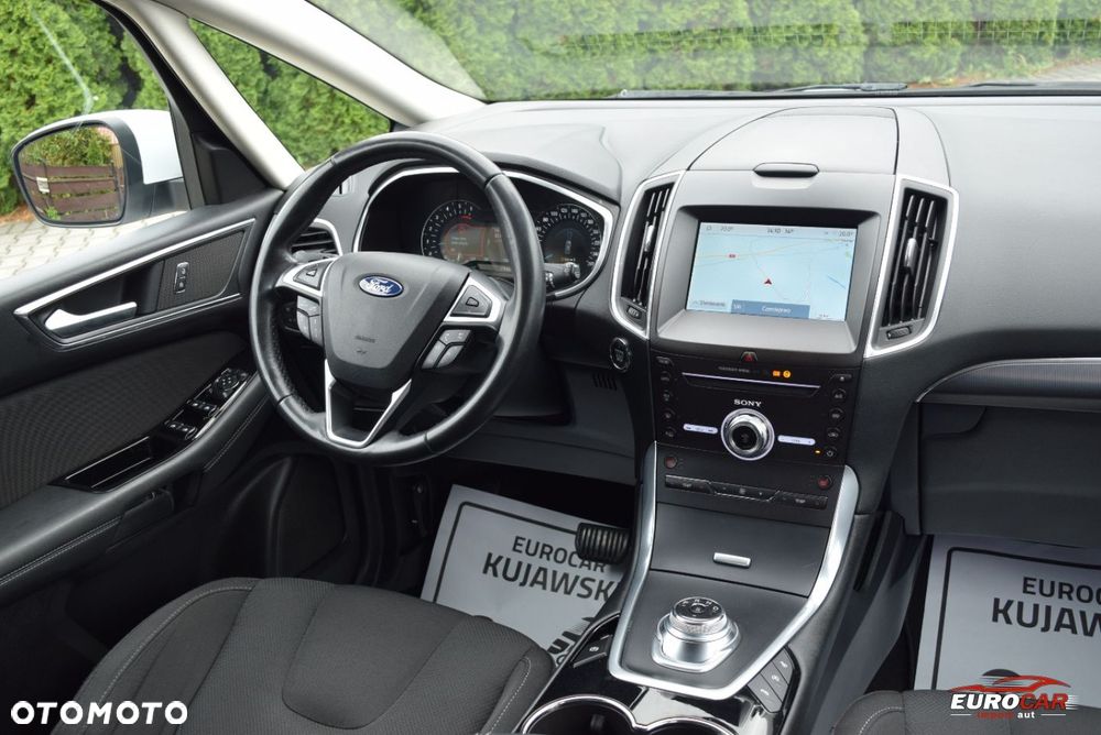Ford S-Max - 13