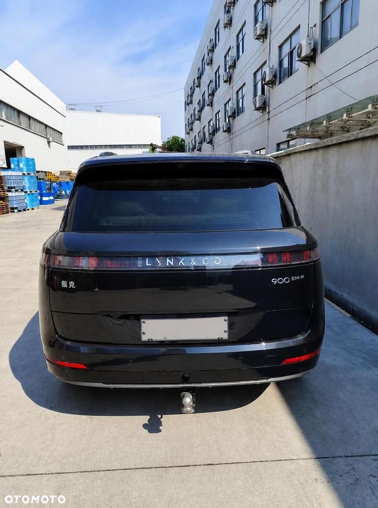 Lynk & Co 900 - 4