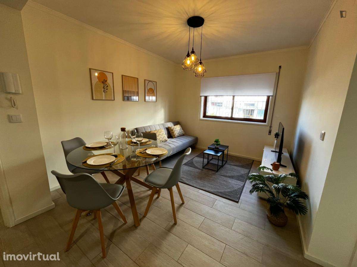 Quarto - localizado em Custóias Porto - Grande imagem: 2/24