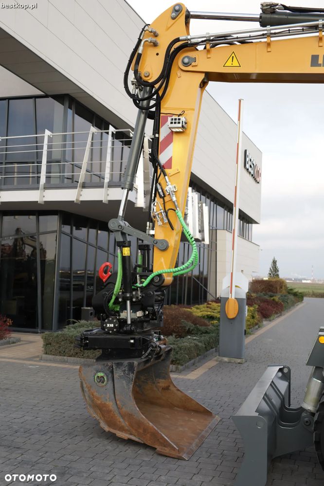 Liebherr A913 Compact Litronic - 15