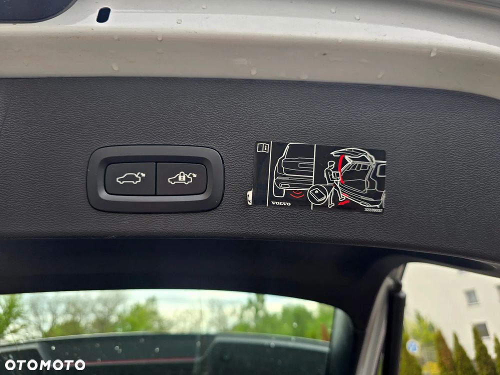 Volvo XC 40 - 25