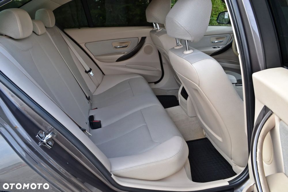 BMW Seria 3 - 19