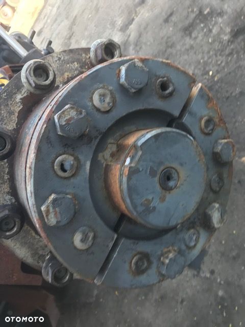 Massey Ferguson - Piasta Koła Klin Mocowanie Koła Tylnego - 3