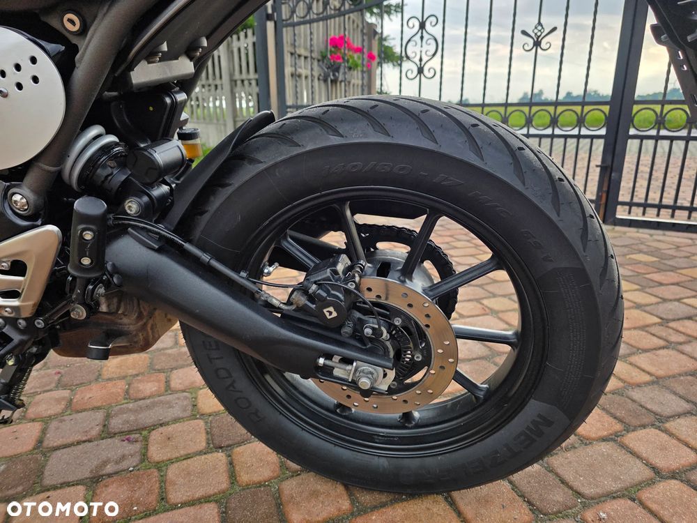 Triumph Scrambler - 13