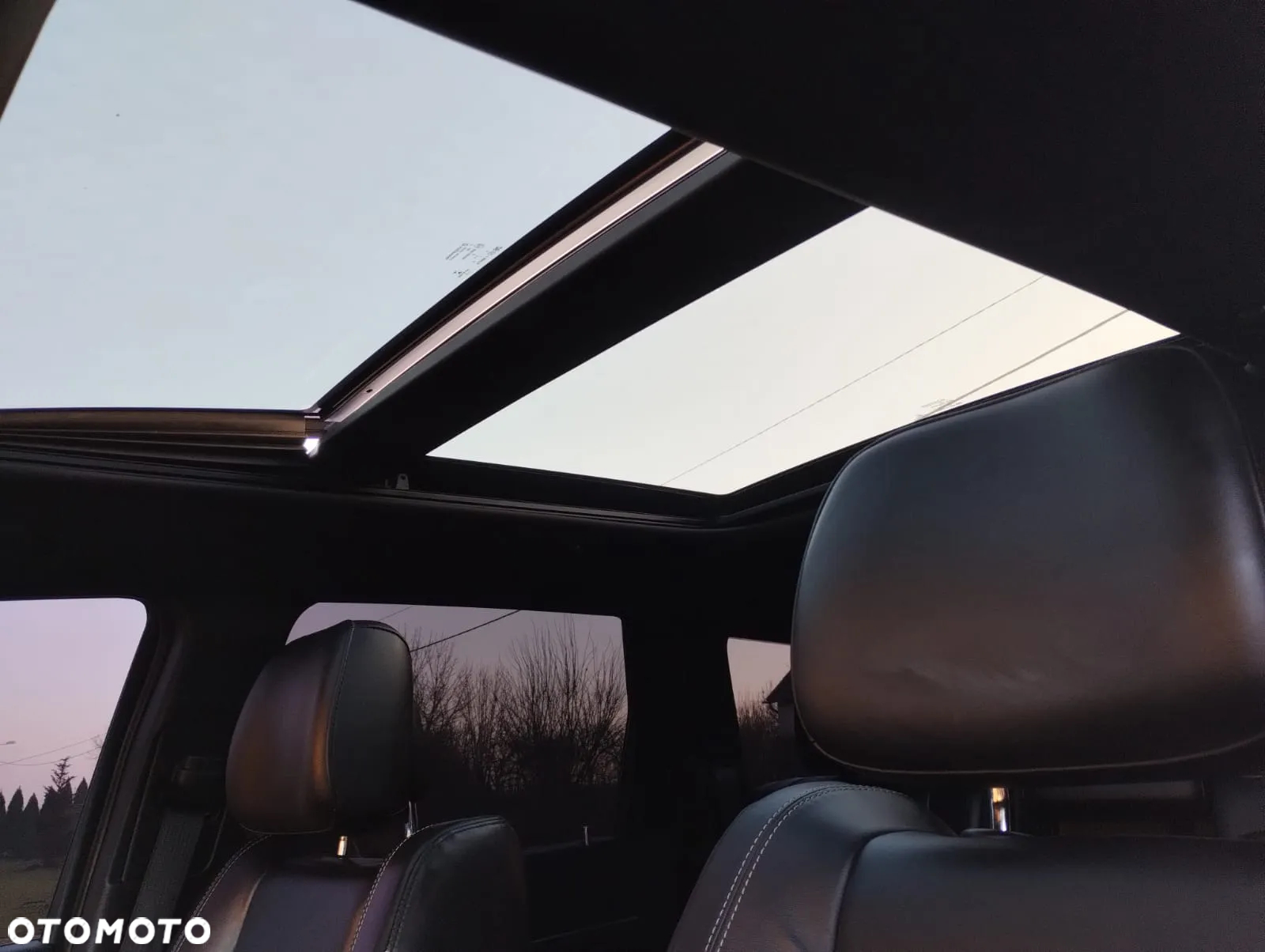 Jeep Grand Cherokee - 24
