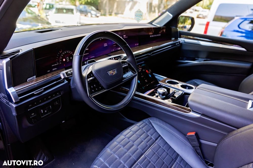 Cadillac Escalade - 16