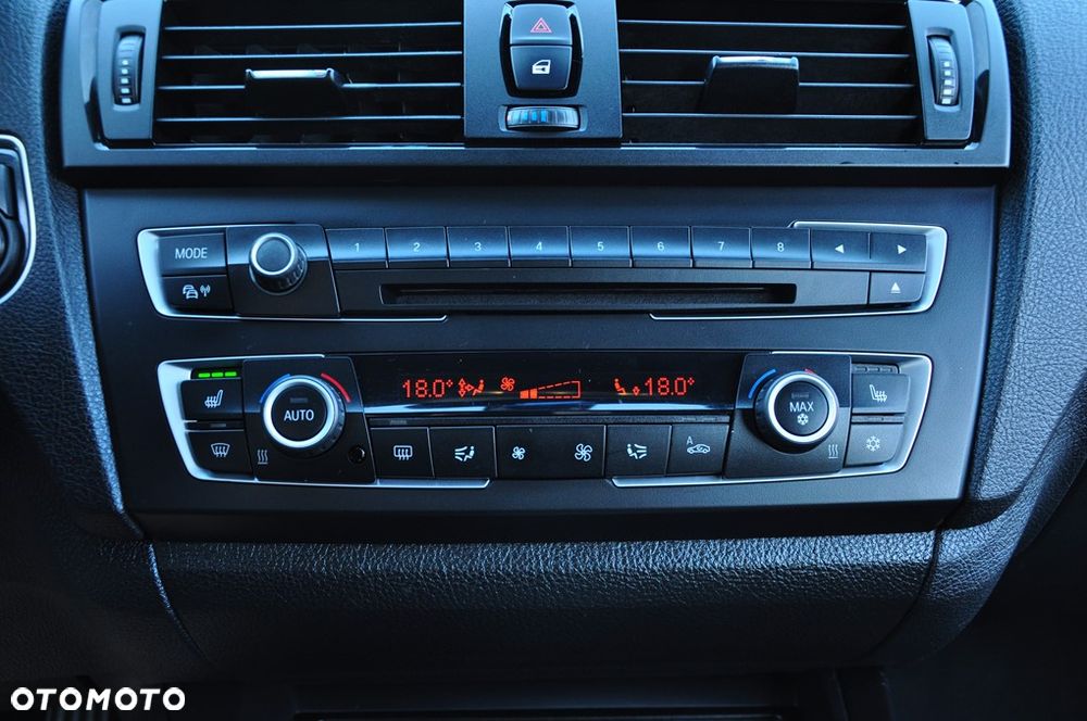 BMW Seria 1 120d Sport-Aut Sport Line - 36