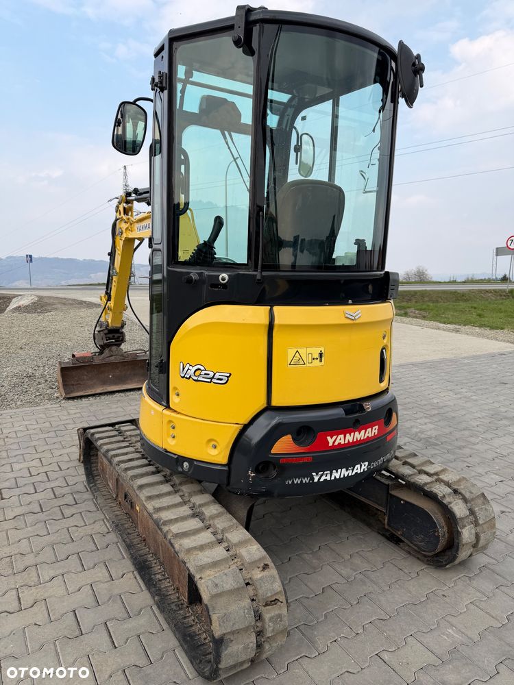 Yanmar Vio25 - 3