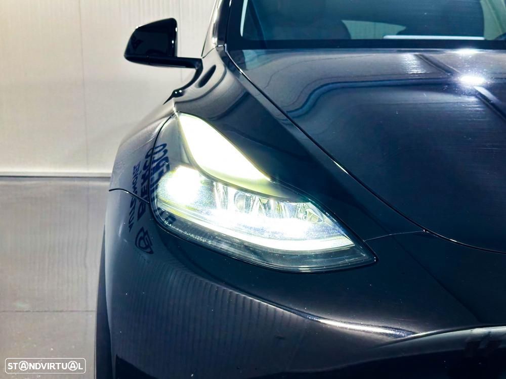 Tesla Model Y Long Range Dual Motor AWD - 14