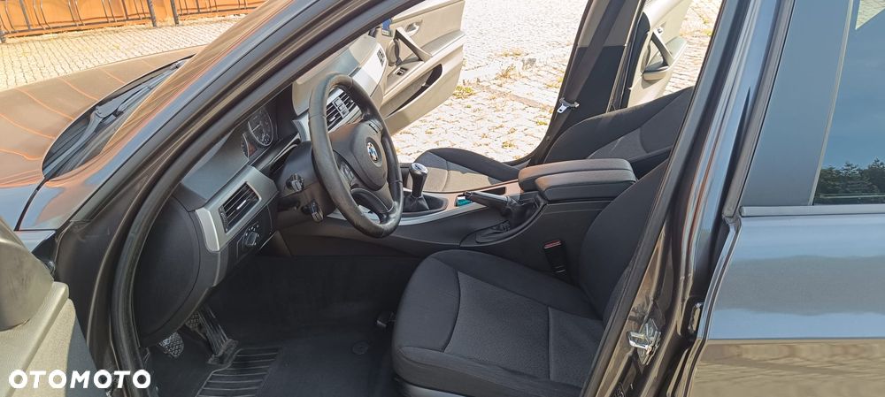 BMW Seria 3 320d - 5