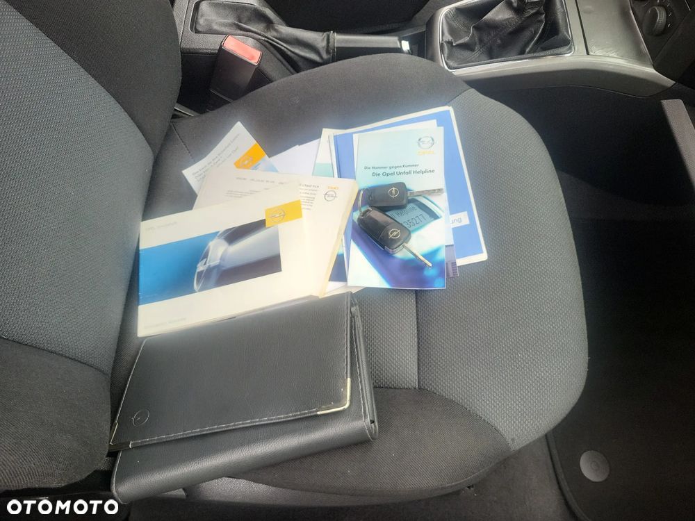 Opel Astra 1.6 Enjoy - 28