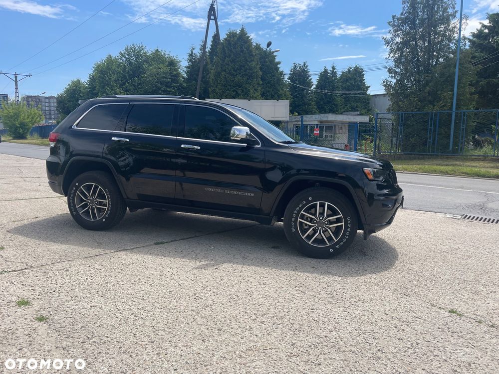 Jeep Grand Cherokee - 12