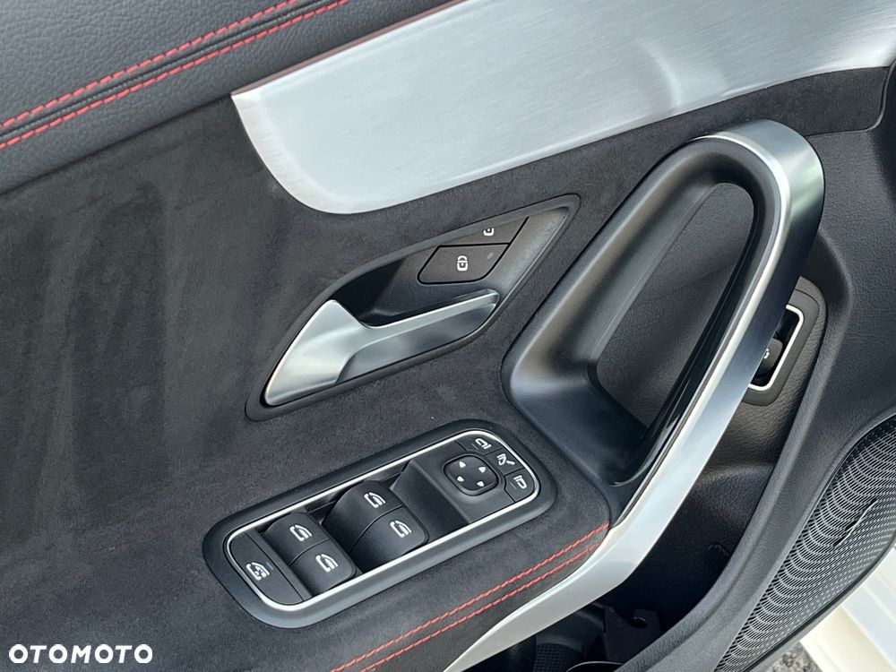 Mercedes-Benz CLA 220 AMG Line 7G-DCT - 34