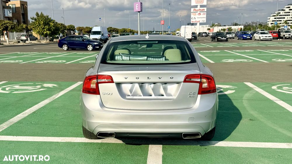 Volvo S60 D5 Summum - 3