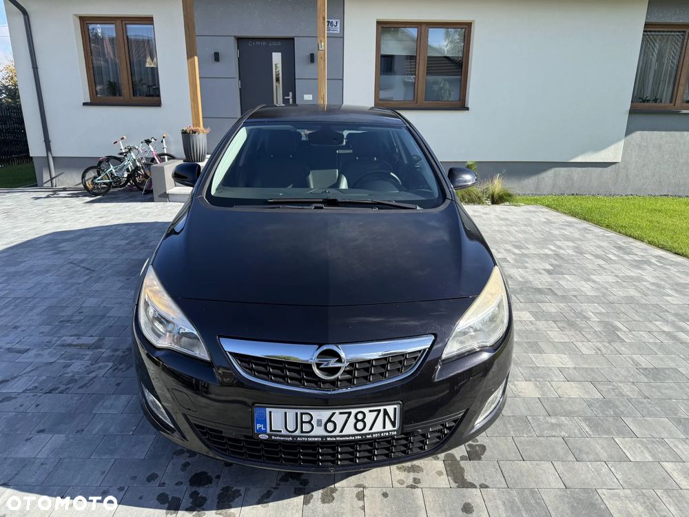 Opel Astra 2011 photo 5