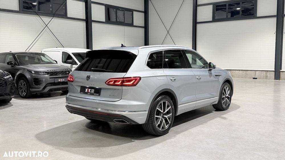 Volkswagen Touareg 3.0 V6 e-Hybrid 4Motion Aut. Elegance - 4