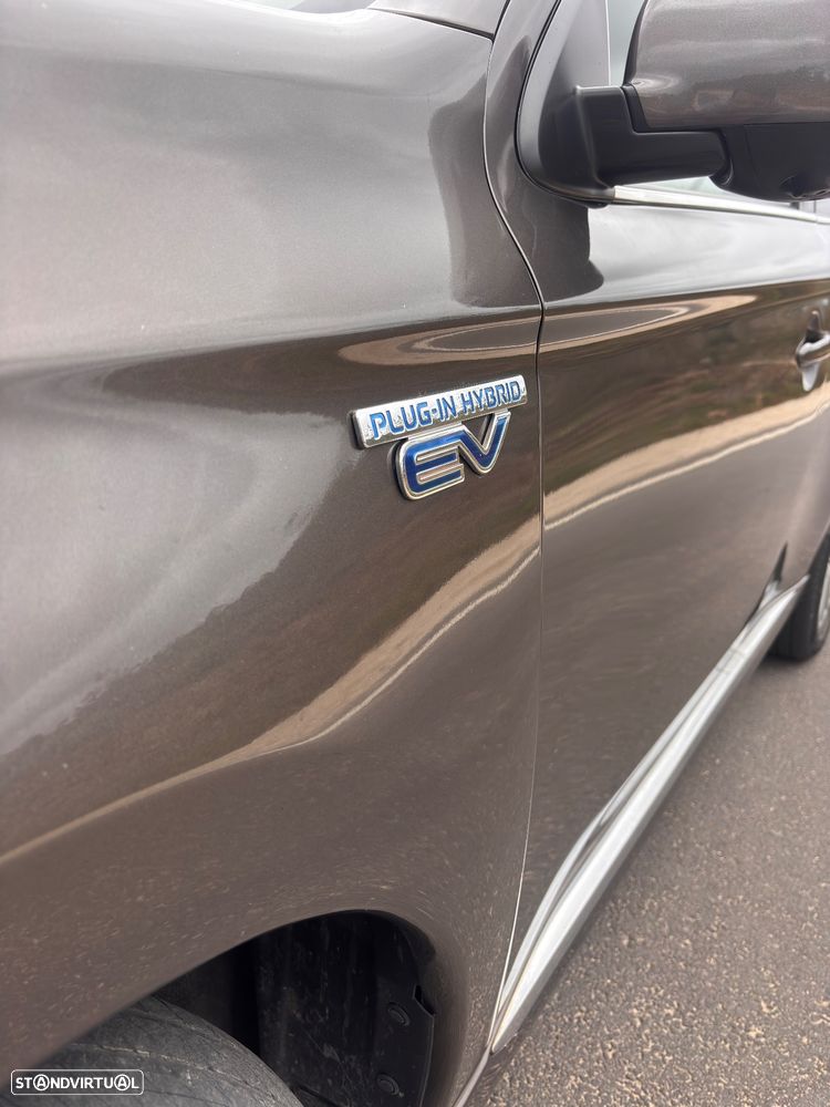 Mitsubishi Outlander 2.0 PHEV Intense Navi - 4